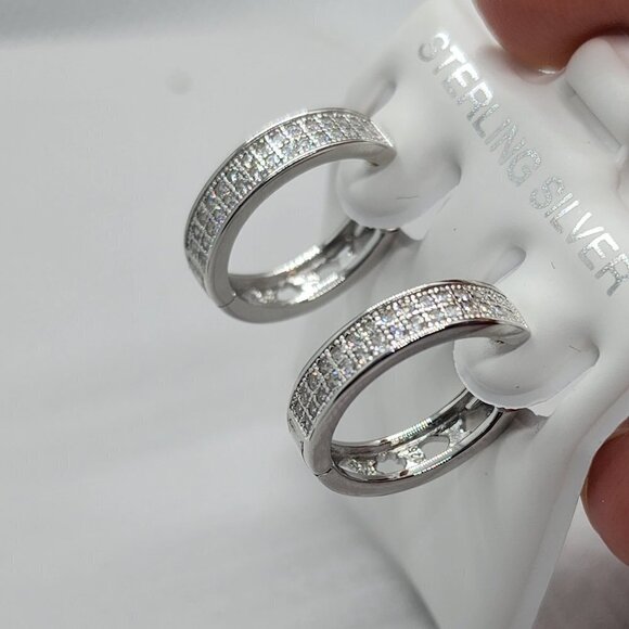 Brand New  Sterling Silver 925 Cubic zirconia stones Earrings - Picture 1 of 4